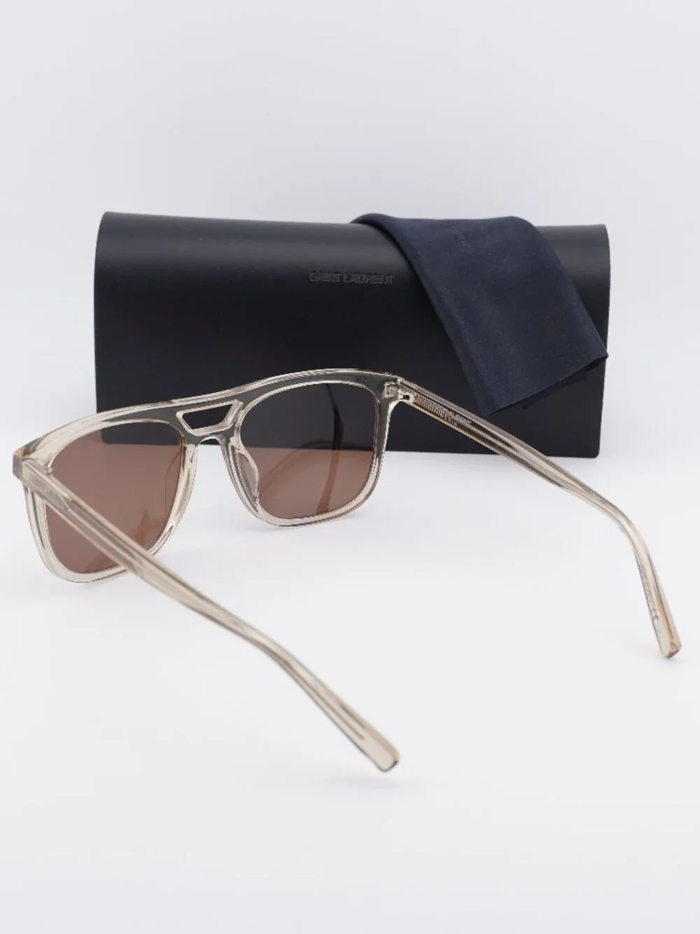 Saint Laurent model sl455